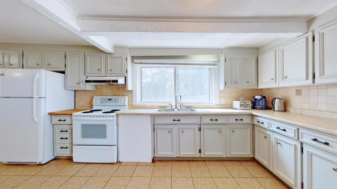 Main Beach River Retreat - Wasaga Beach 1 - Main Strip - 95 Mosley St ภายนอก รูปภาพ