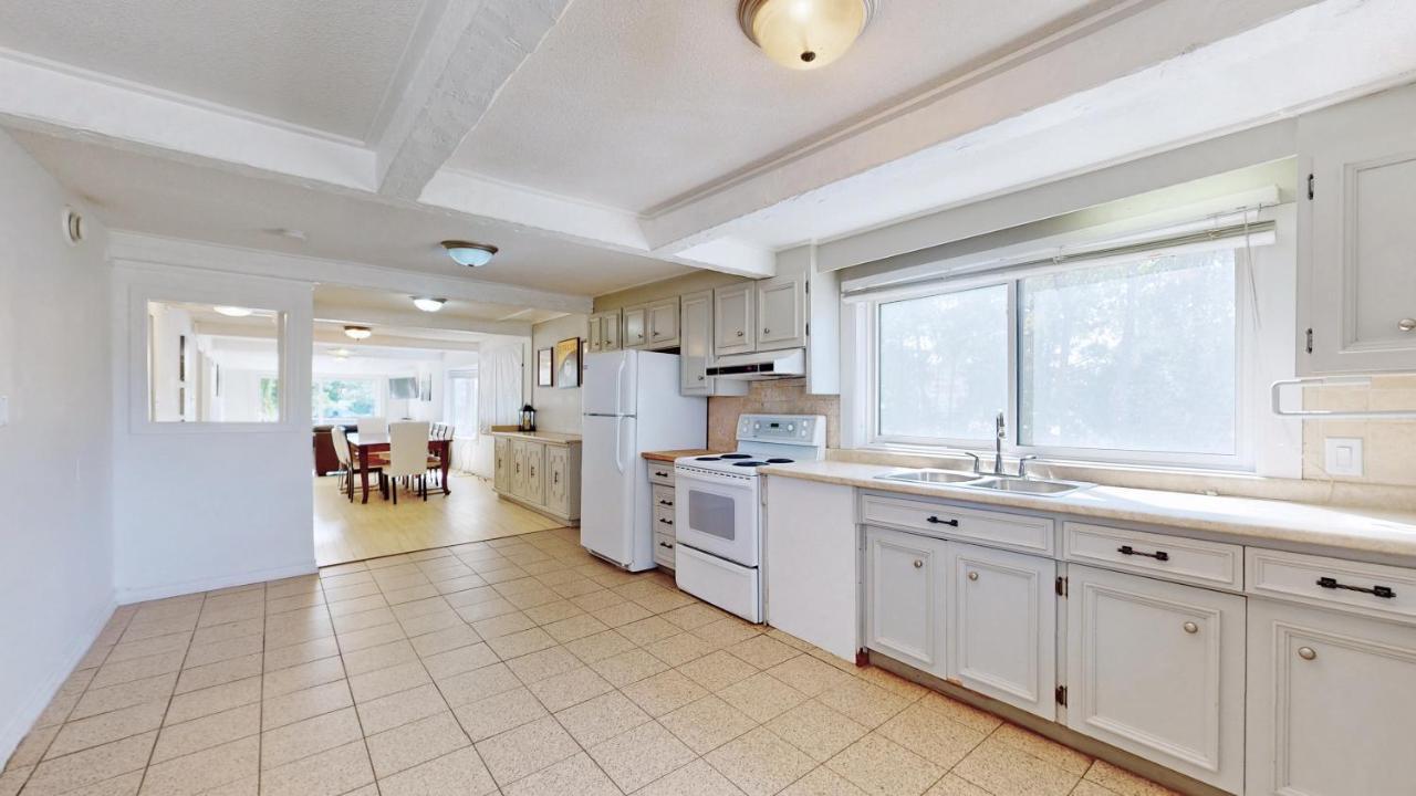 Main Beach River Retreat - Wasaga Beach 1 - Main Strip - 95 Mosley St ภายนอก รูปภาพ