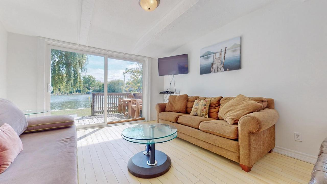 Main Beach River Retreat - Wasaga Beach 1 - Main Strip - 95 Mosley St ภายนอก รูปภาพ