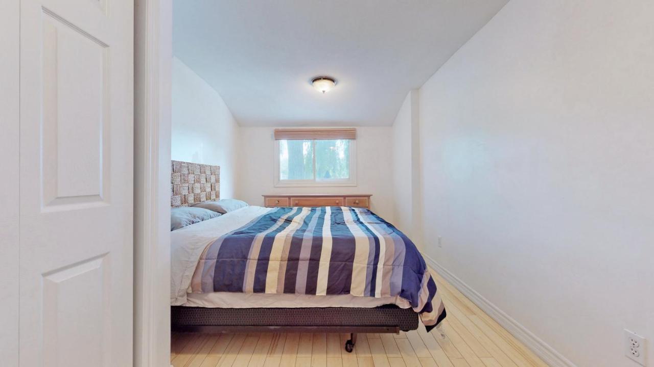 Main Beach River Retreat - Wasaga Beach 1 - Main Strip - 95 Mosley St ภายนอก รูปภาพ