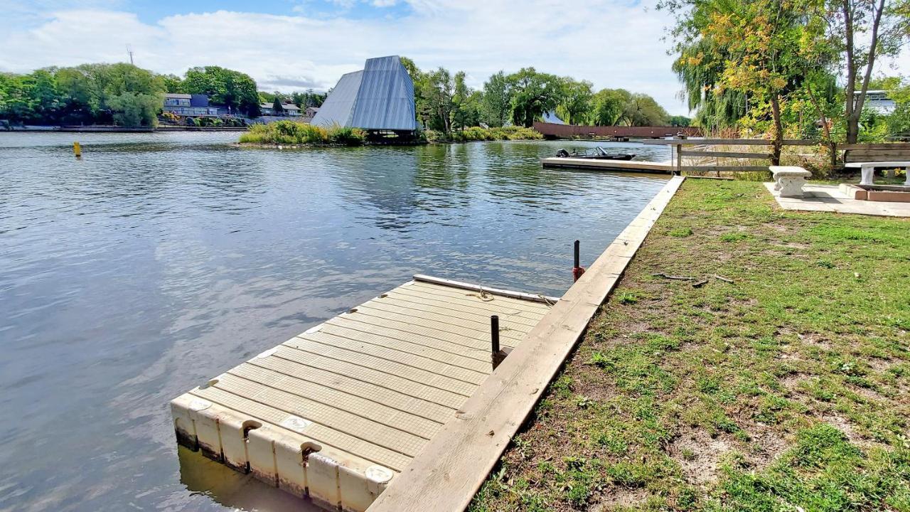 Main Beach River Retreat - Wasaga Beach 1 - Main Strip - 95 Mosley St ภายนอก รูปภาพ